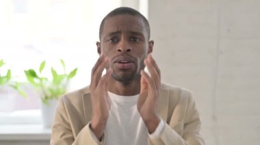 Kayba Tepki Veren Hayal Kırıklığına uğramış Afrikalı Adam Portresi 