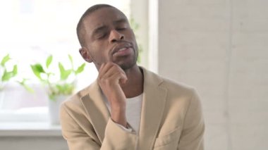 Düşünen Afrikalı Adamın Portresi