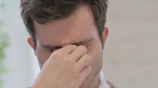 Visage Gros plan de l'homme stressé — Photo