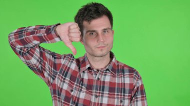 Genç Adam, Yeşil Krom Ekran 'dan Baş Parmakların Portresi