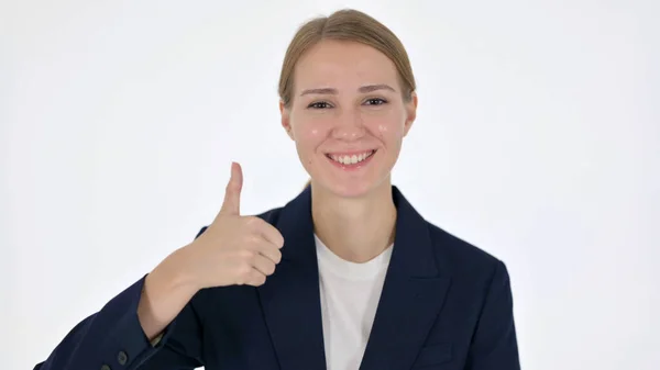 Młoda kobieta biznesu pokazuje kciuki w górę Zarejestruj się na białym tle — Zdjęcie stockowe