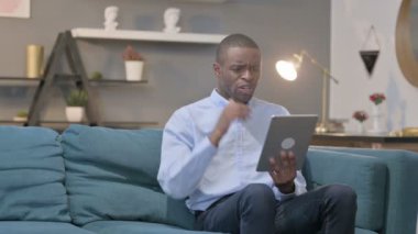 Afrikalı Adam Tabletteki Kayıplara Tepki Veriyor 