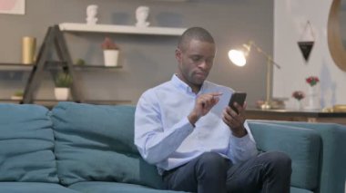 Smartphone 'da Kaybolan Afrikalı Adam' ın Tepkisi 