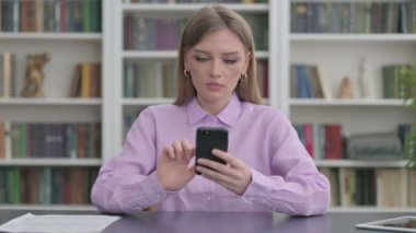 Akıllı Telefon 'da Başarılı Kadın Kutlaması
