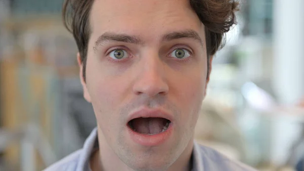 Face Close up de Shocked Man — Fotografia de Stock