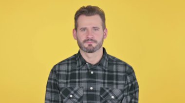 Orta Çağ 'ın Kafasını Sallayan Adamın Portresi Evet İşareti, Onaylama