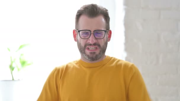 Portrait of Man Shouting, Screaming — Video Stock