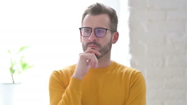 Portrait of Pensive Man Thinking — Stock Video