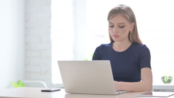 Young Woman Reacting Loss While Using Laptop — Stock Video