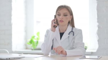 Klinikte Kadın Doktor Konuşuyor