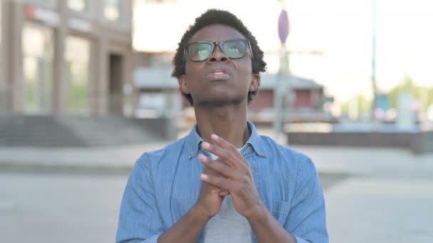 Portrait African Man Praying God Outdoor — Video
