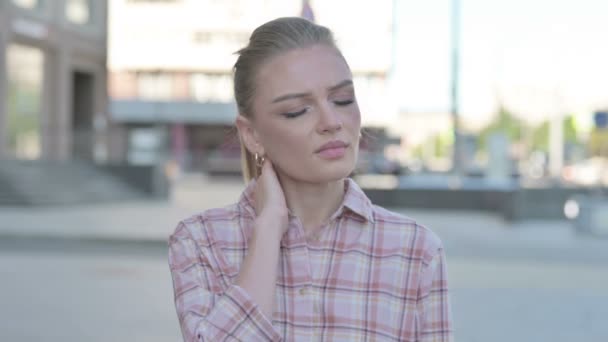 Portrait Tired Casual Woman Neck Pain Outdoor — Video