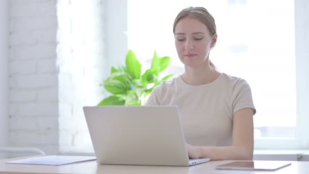 Shaking Head Acceptance Approval Young Woman Working Laptop — Stock Video