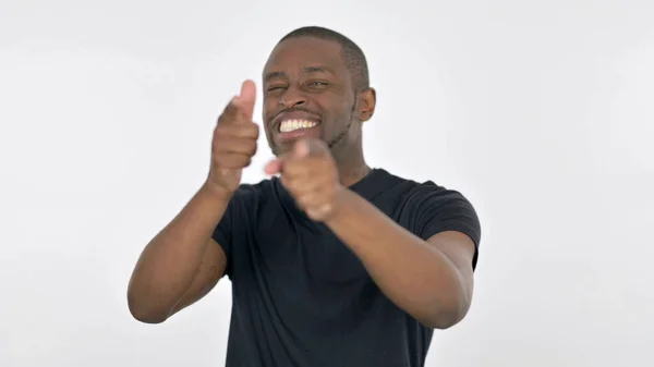 Happy African Man Pointing Bij Camera Witte Achtergrond — Stockfoto