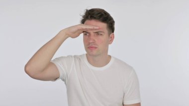 Beyaz Arkaplanda Gelişigüzel Genç Adam Fırsatı Arıyor