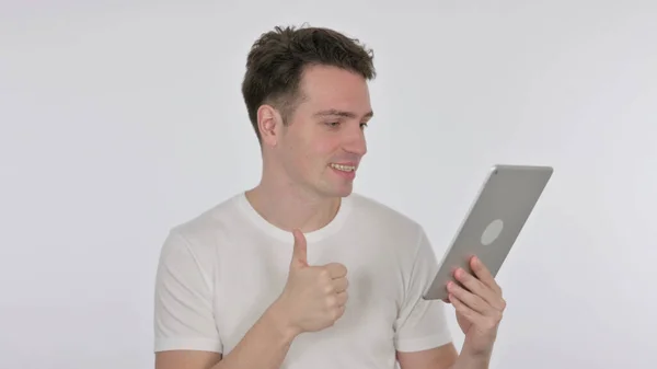 Video Oproep Tablet Door Casual Young Man Witte Achtergrond — Stockfoto