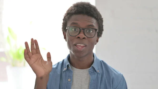 Online Czat Wideo Przez Talking African Man — Zdjęcie stockowe