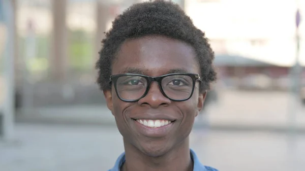 Portrait African Man Smiling Camera Outdoor — Stockfoto