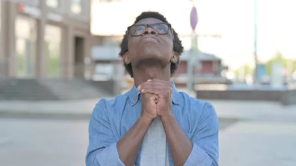 Portrait African Man Praying God Outdoor — 图库照片