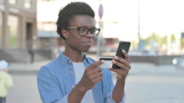 Upset African Man Reacting Loss Smartphone Outdoor — 图库照片