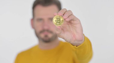 Olgun Yetişkin Adam 'ın Portresi Bitcoin, Kripto Para Birimi, Beyaz Arkaplan