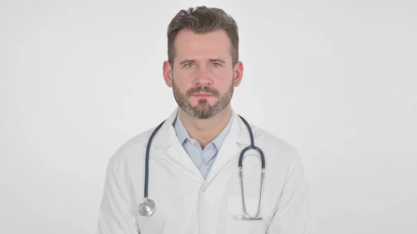 成熟した大人の医師の肖像画はいヘッドシェイク ホワイトの背景によって署名 — ストック写真