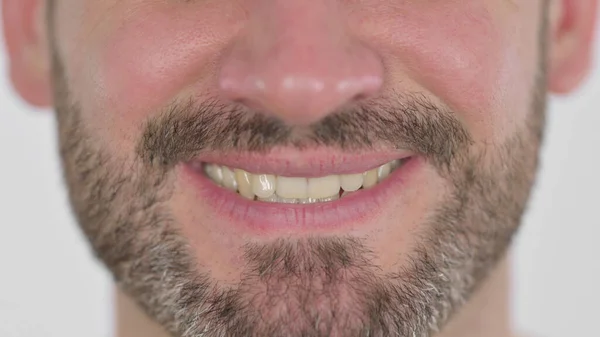 Großaufnahme Des Lächelnden Mundes Eines Reifen Erwachsenen Mannes — Stockfoto
