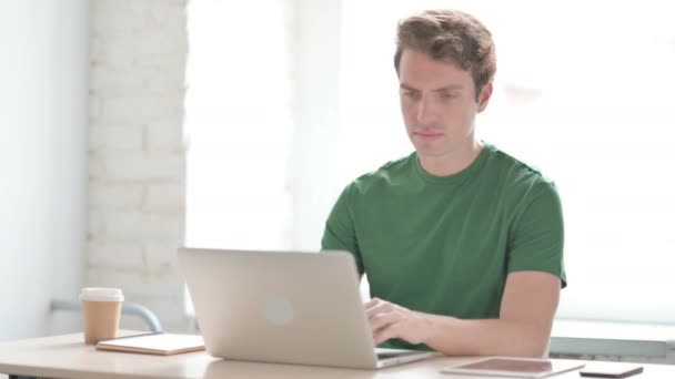 Thumbs Casual Young Man Working Laptop — Stock Video