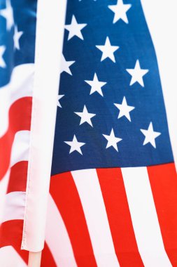 Arka bahçedeki bir Amerikan (ABD) bahçe bayrağının detaylarını kapat