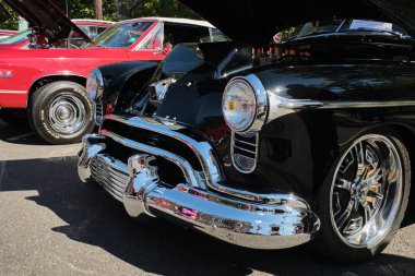 Klasik bir Oldsmobile ön ızgarası.