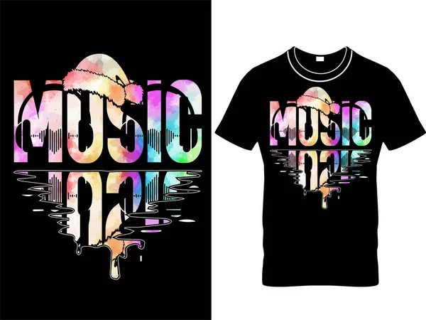 Noel Baba şapkası, tipografi, baskı ve erime harfleriyle Noel müziği tişörtü ve moda tasarımı. Küresel örnekler. Grafik tişört tasarımı, tipografi, stilize edilmiş metin ile yazdırma.