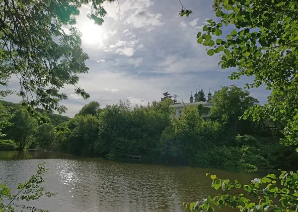Kyiv şehrindeki eski park