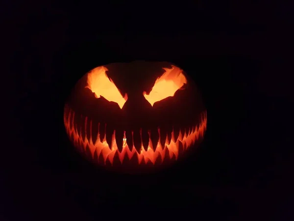 Calabaza Veneno Halloween Con Vela Sobre Fondo Negro — Foto de Stock