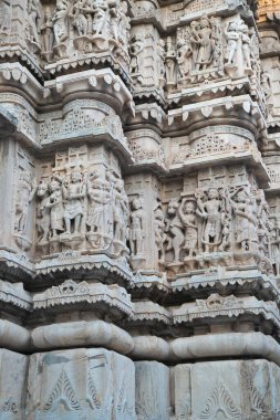 Udaipur 'daki Jagdish Tapınağı duvarları.