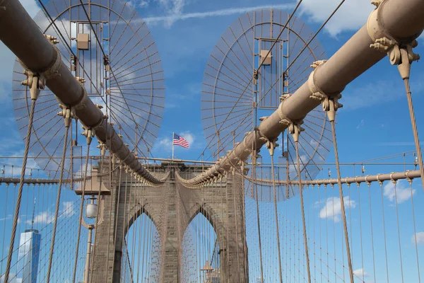 Muhteşem Brooklyn Köprüsü Nde Geziniyorum — Stok fotoğraf