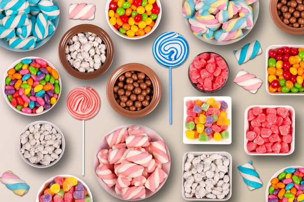 Bunte Bonbons Marshmellows Schokokugeln Glas Lutscher Und Süße Erdnüsse — Stockfoto