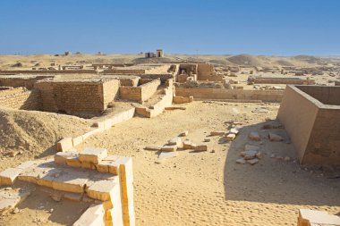 Mısır 'ın Saqqara kentindeki Kral Djoser' in Cenaze Kompleksi.