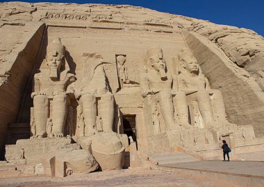 Ebu Simbel, Mısır 'daki 2. Ramses Tapınağı cephesi.