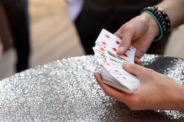 Male Hands Holding Playing Card High Quality Photo — Stock Photo, Image