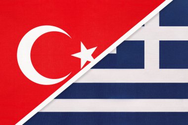 Türkiye ve Yunanistan veya Yunanistan Cumhuriyeti, ülkenin sembolü. Türk, Yunan ulusal bayraklarına karşı.