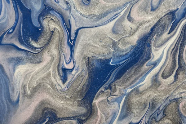 抽象流体芸術背景ネイビー青と銀の色 液体大理石 灰色の輝きとグラデーションを持つキャンバス上のアクリル絵具 光沢のある波状のパターンとインクの背景 — ストック写真