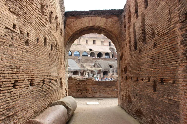 Een Passage Tussen Muren Van Het Colosseum — Stockfoto