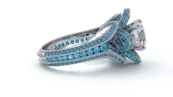 ホワイトの背景にブルーとホワイトの宝石が回転するゴールドリング ダイヤモンドリングの3Dレンダリングアニメーション ダイヤモンドリングのモーショングラフィックスレンダリング ジュエリーや装飾品の広告コンセプト — ストック動画