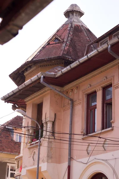 아름다운 거리와 역사적 건물들이 루마니아의 부쿠레슈티 — 스톡 사진