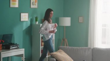 Kadın Blogcu Yeni Kamera Deniyor