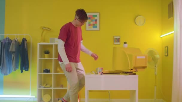 Young Man IT Professional In Yellow Office — Stock Video