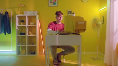 Man Freelancer Çevrimiçi Projesinde Başarı Kazandı