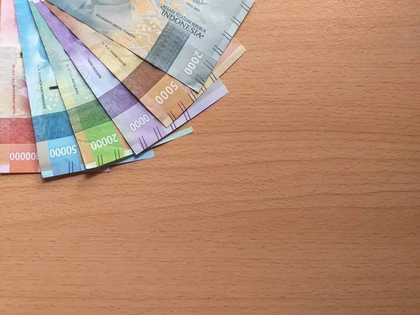 Fondo Madera Para Espacio Copia Decorado Con Monedas Indonesias Forma — Foto de Stock