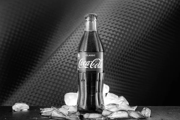 Moscow Oroszország Május 2020 Klasszikus Palack Coca Cola Világos Színű — Stock Fotó