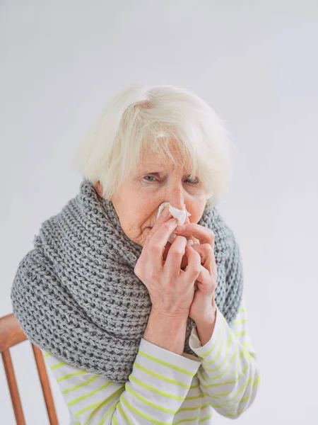 Senior Ill Woman Scarf Freezing Cold Home Health Care Crisis — Stock Photo, Image